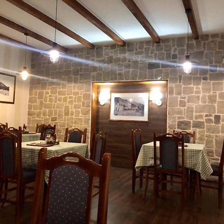Restaurant & Apartments Jug ซูโตมอเร ภายนอก รูปภาพ