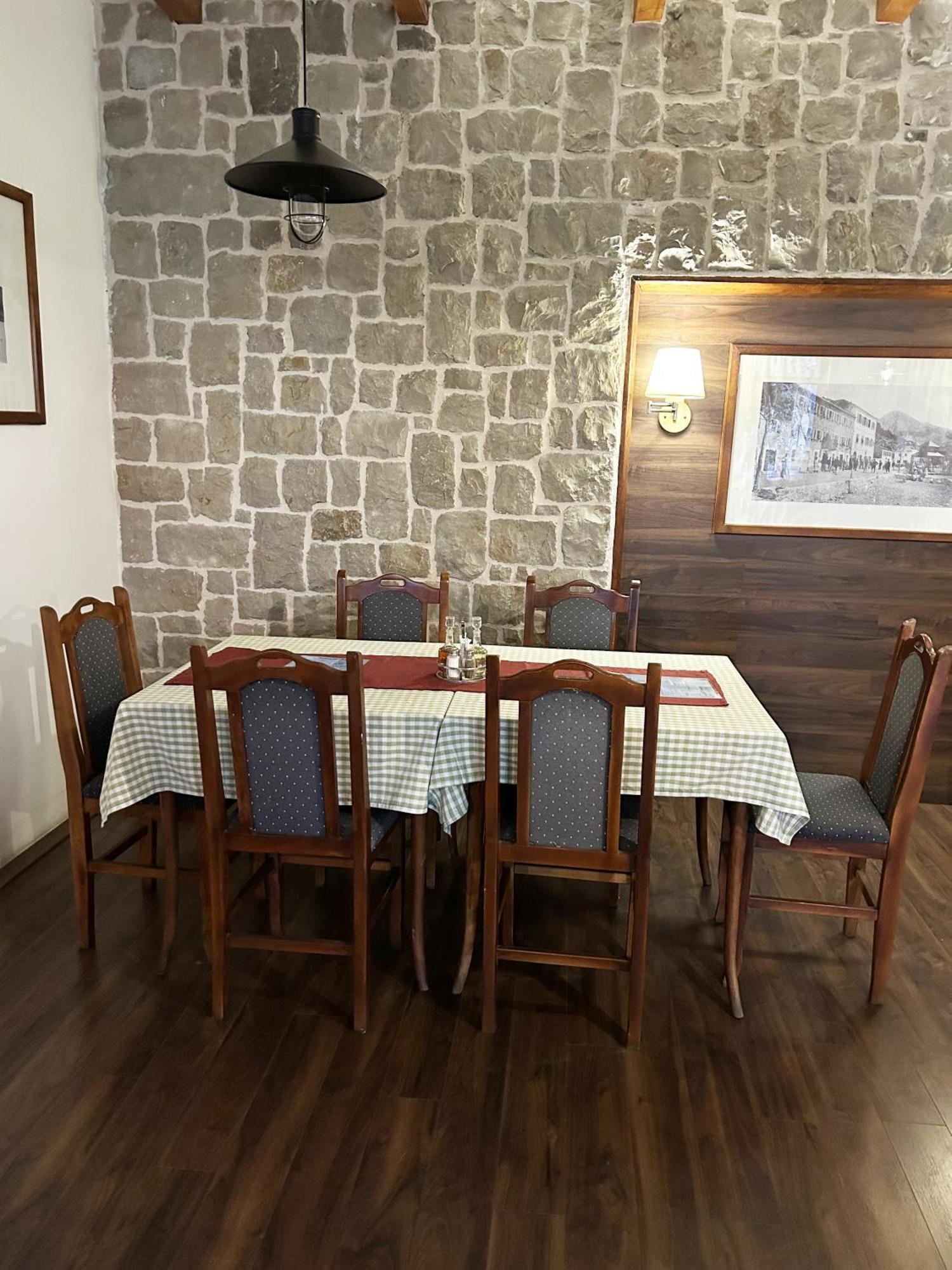 Restaurant & Apartments Jug ซูโตมอเร ภายนอก รูปภาพ