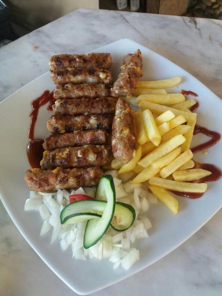 Restaurant & Apartments Jug ซูโตมอเร ภายนอก รูปภาพ